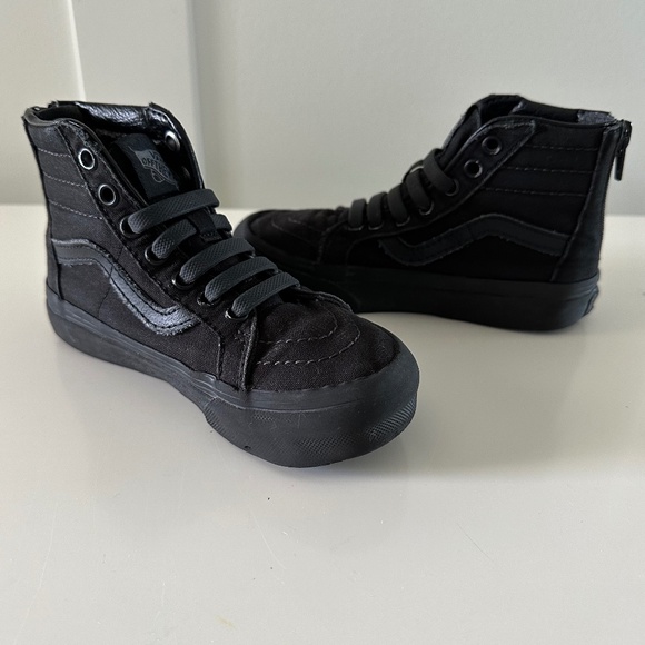 Kids Sk8-Hi Zip Shoe - Picture 2 of 7